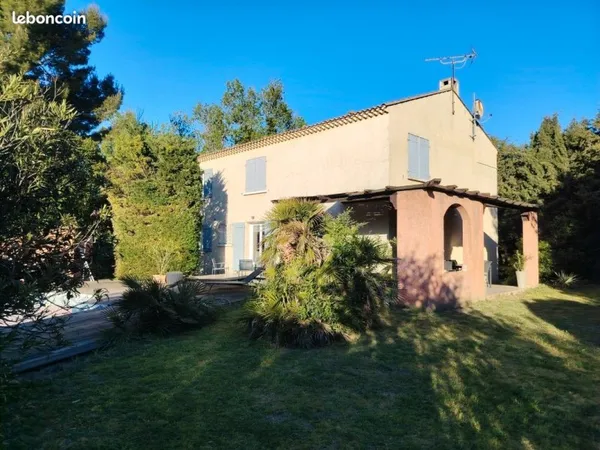 Grande Villa de 167m2 avec piscine et terrain proche de Pézenas
