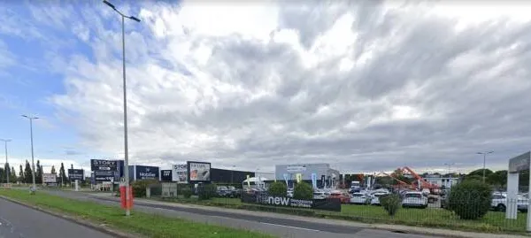 Local commercial 220 m²