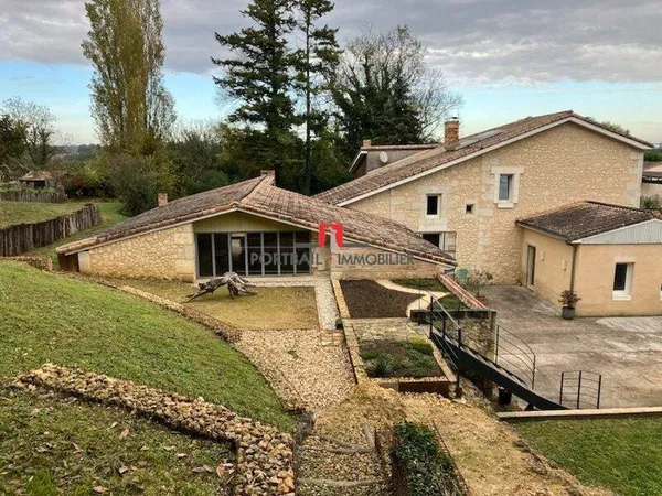 Maison 6 pièces 220 m²