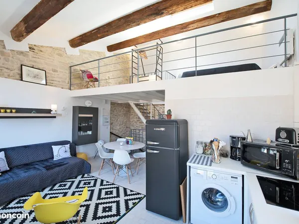 Location meublée - Duplex 40 m² - Nîmes (Jardins de la Fontaine)