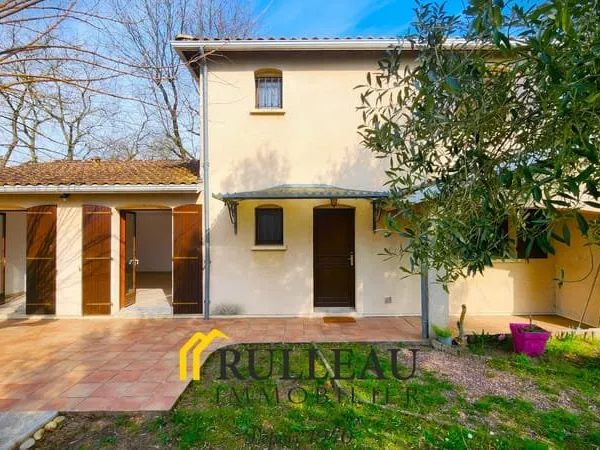 Maison 123 m2 avec piscine, garage et grand terrain de 1600