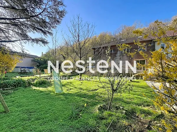 MAISON FAMILIALE SATHONAY VILLAGE - GRAND JARDIN - CALME - 4 CHAMBRES ET COMBLES AMENAGEES