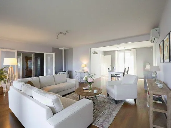 PONT-STE-MARIE : Plain-pied de 121 m² (DPE C) sur sous-sol total de 129 m²