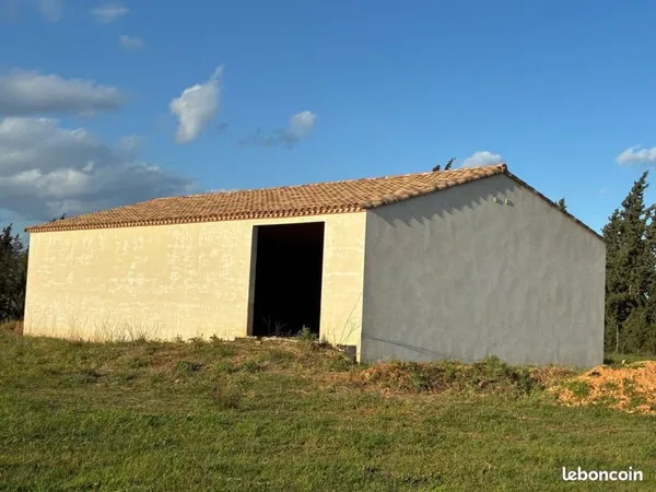 Hangar 180m² + terrain à Bellegarde