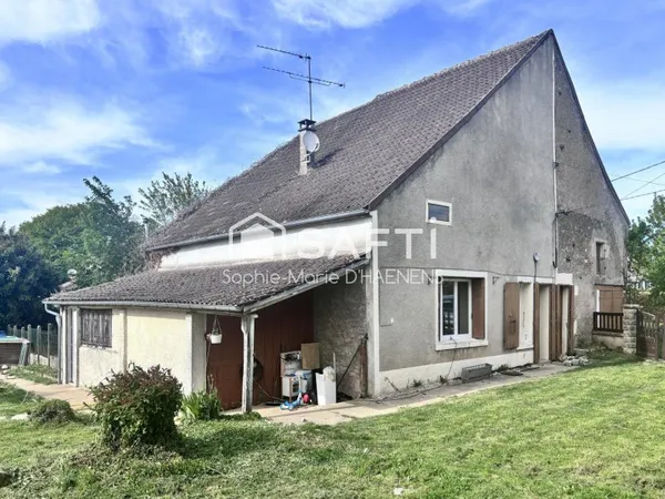 Maison à rénover avec grand terrain au calme