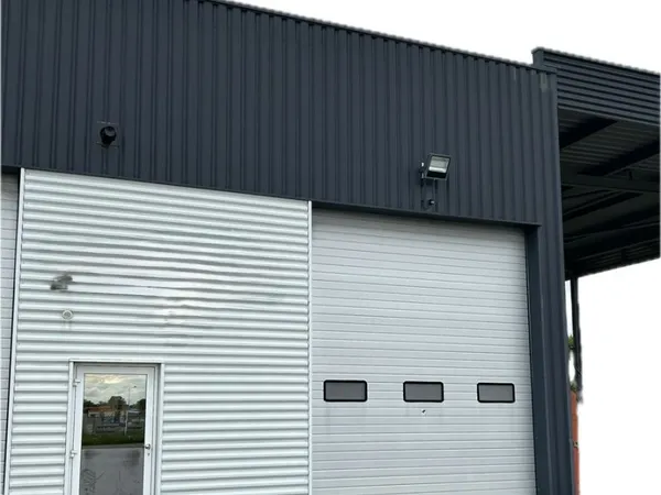 150 M2 entrepôt + bureau + WC ZA GERSTHEIM