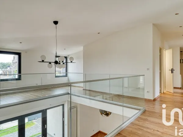 Maison 12 pièces 245 m²
