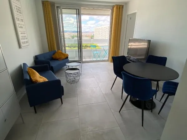 Chambre à louer en colocation - BRON
