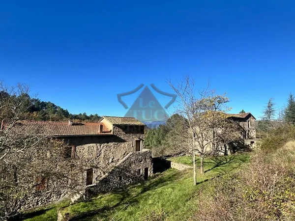 ENSEMBLE IMMOBILIER DE 2 MAS