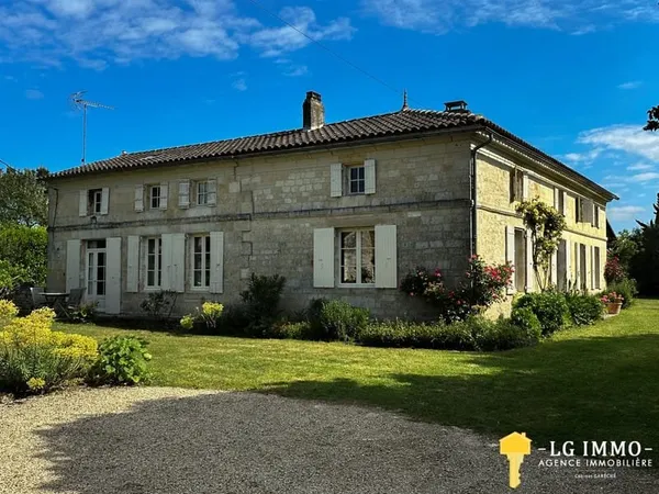 Propriété 280m2 + maison d'invités, piscine, court de Tennis