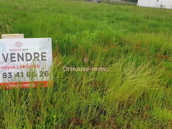 Grand Terrain constructible de 2484 m²