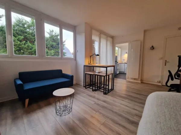 Studio meublé 27 m² ? Montchat Lyon 3€ ? Balcon