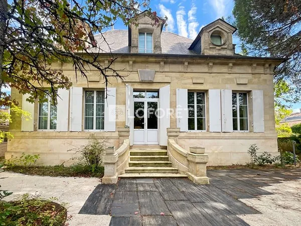 Maison de charme en pierre de 232 m² à LIBOURNE