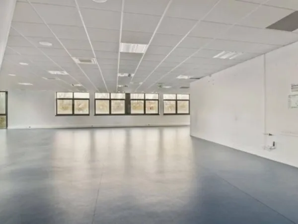 Bureaux 182 m²