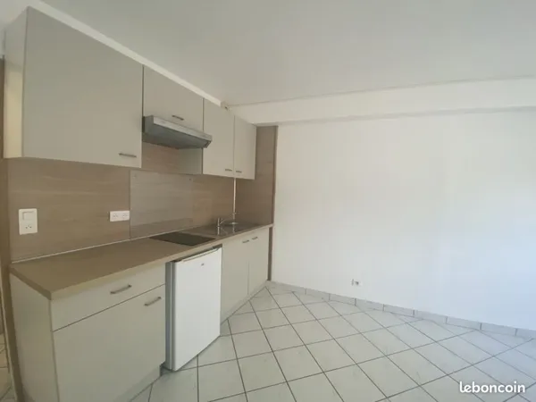 Studio 1 pièce 27 m²