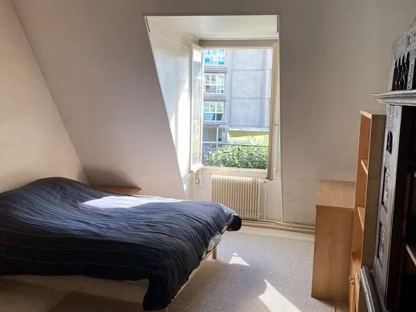 Loue chambre pour étudiant dans maison familiale
