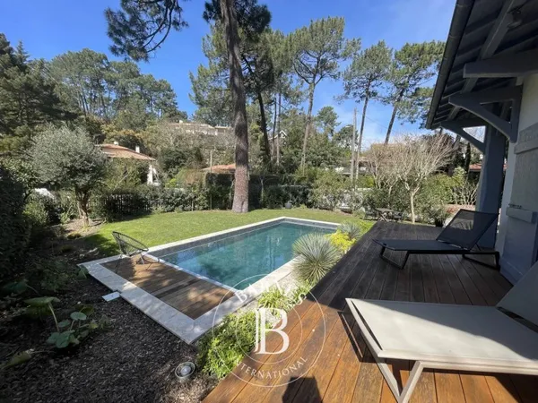 VILLA DE CHARME RENOVÉE, AVEC PISCINE, AUX ABATILLES À ARCACHON