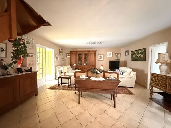 Grande maison familiale à Champigny-sur-Yonne