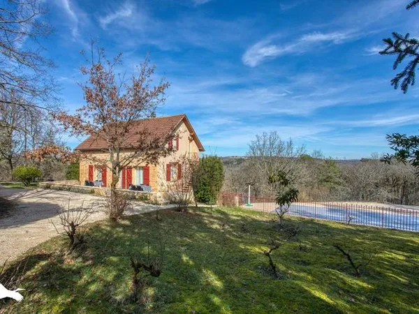 Maison en pierre de 8 pièces principales