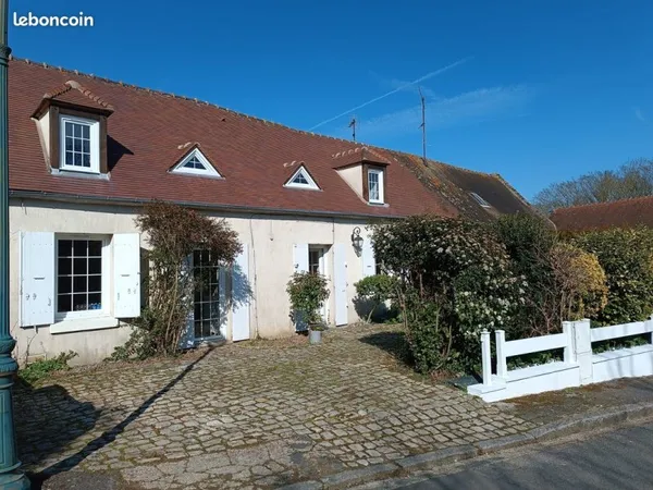Ancienne longère rénovée, secteur église