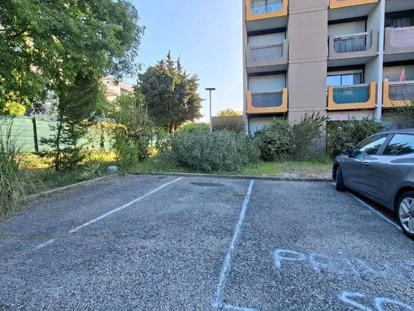 Stationnement Vente Nîmes   13000€