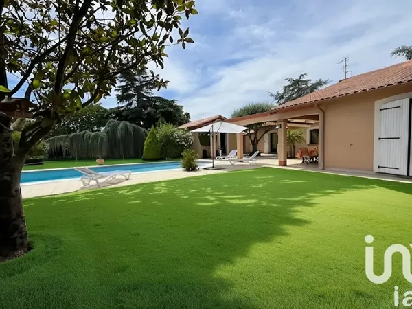 Maison 8 pièces 246 m²