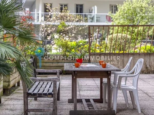 GRENOBLE Caserne de Bonne - T3 en Rez-de-Jardin