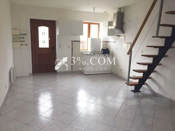 A LOUER : Appartement 2 CH petit jardin. 64 m2
