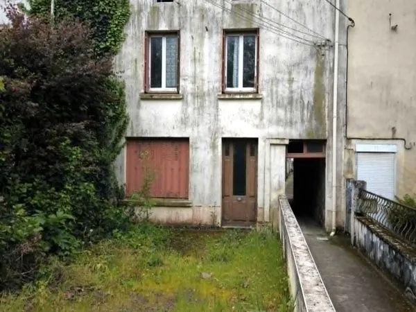 Paimboeuf - immeuble a rehabiliter face loire