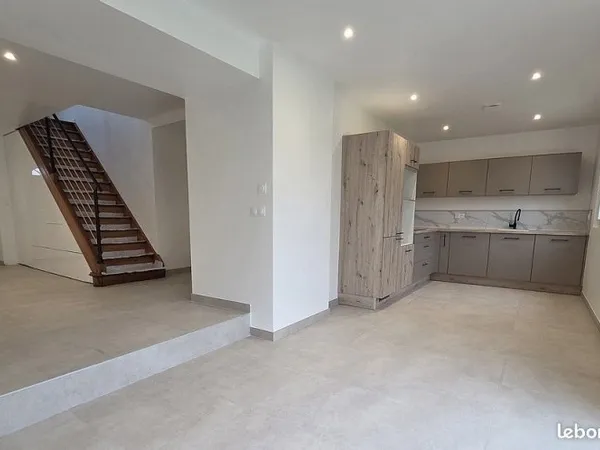 Maison de 141 m² totalement rénovée à Tollevast