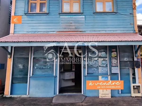 À Vendre : Local commercial sur rue principale Sainte Mari