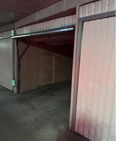 Box garage fermé secteur gratte ciel république Villeurbanne