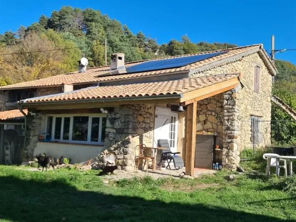 Propriété avec 2 maisons et 7,5Ha dans la Vallée de l'Estéron