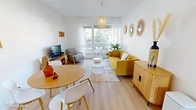 Chambre privée dans un appartement en colocation