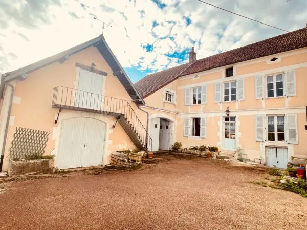 Maison Vente Courgis 8p 212m² 270000€