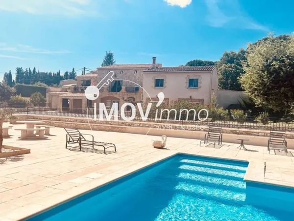 Villa 8 pièces 248 m²