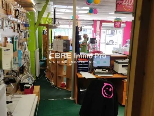 Local commercial 250 m²