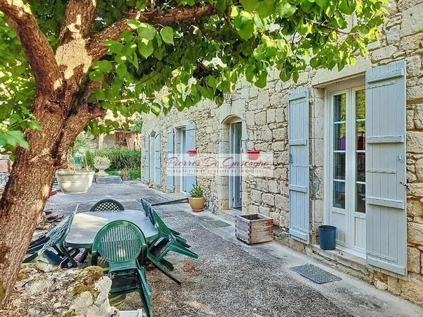 Maison 7 pièces 195 m²