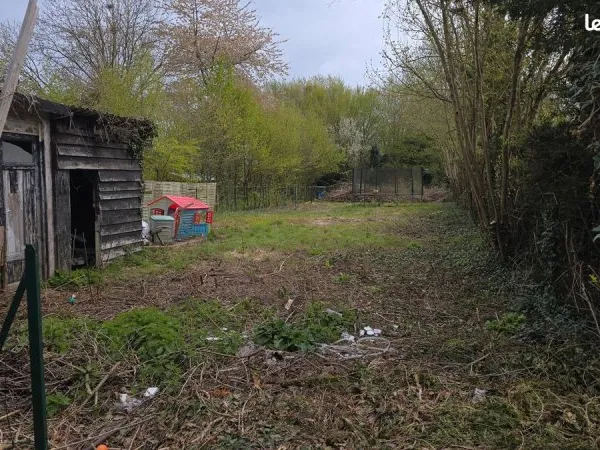 Terrain constructible 680 m² - Favières, secteur recherché proche Tournan-en-Brie