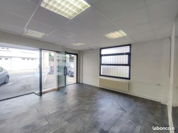 Boutique 50 m² FIRMINY