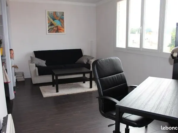 Super studio meublé avec vue dégagée centre-ville