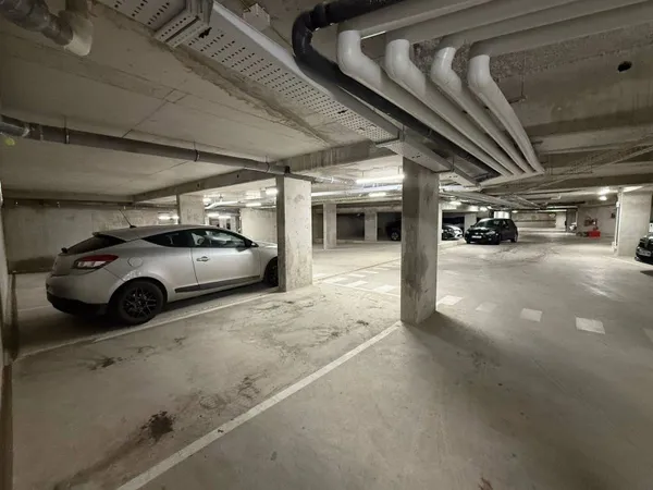 Parking 13 m²