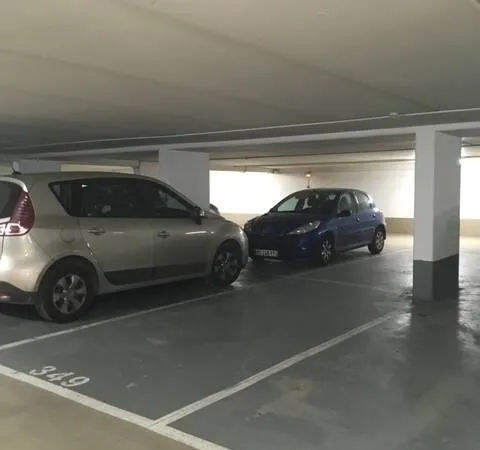 Parking 12 m²