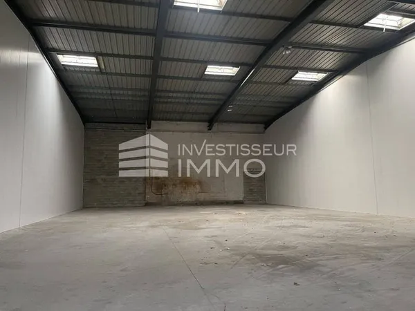 Local d'activité 200 m²