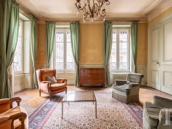 Appartement 7 pièces 202 m²