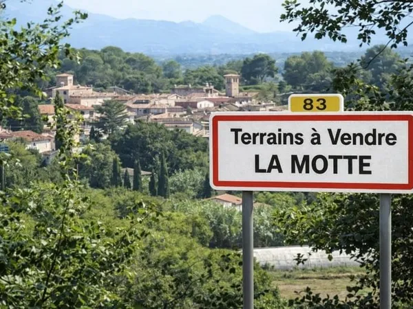 Terrain 880 m²