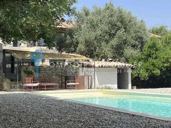 EN DROME PROVENCALE : Très belle bâtisse ancienne entièremen