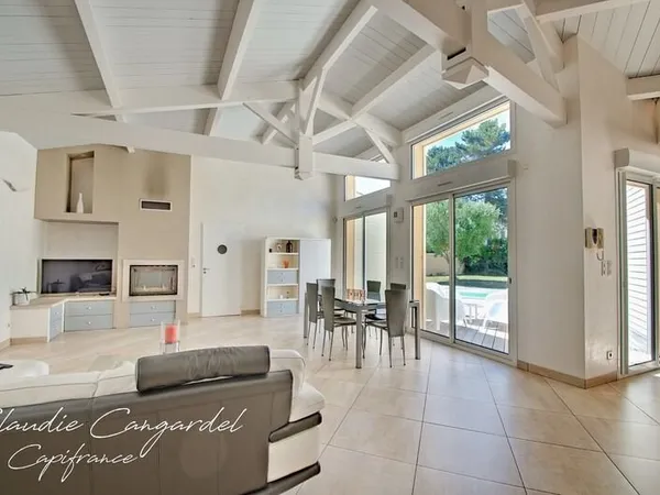 Belle maison de plain-pied à vendre 7 pièces avec piscine à DOMPIERRE SUR MER (17) à 10 min de La Ro