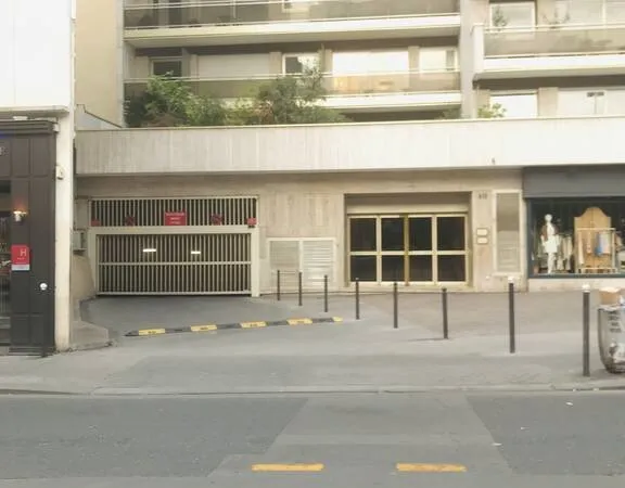 Garage/Parking