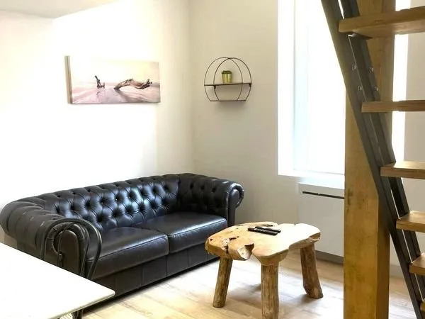 T2 duplex luxueusement meublé Climatisé au coeur de Monplaisir Lumière LYON 8ème